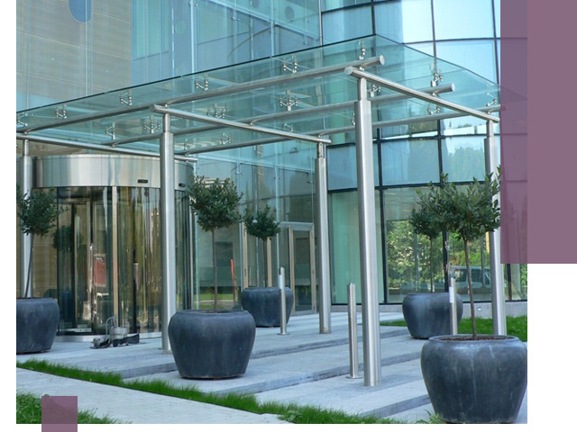 Навесы из стекла на заказ в Дмитрах — монтаж и установка